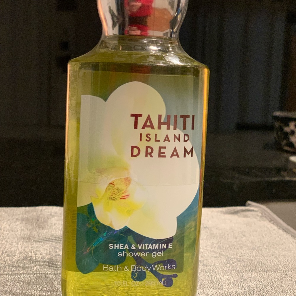 BBW Tahiti Island Dream Shea & Vitamin E Shower Gel